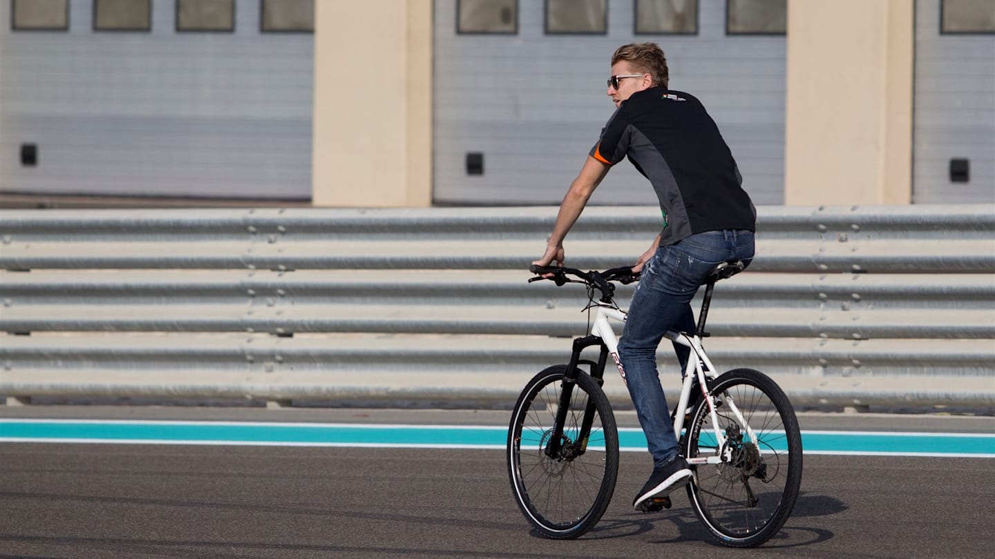 Nico Hulkenberg (GER) Force India on a bike at Formula One World Championship, Rd19, Abu Dhabi