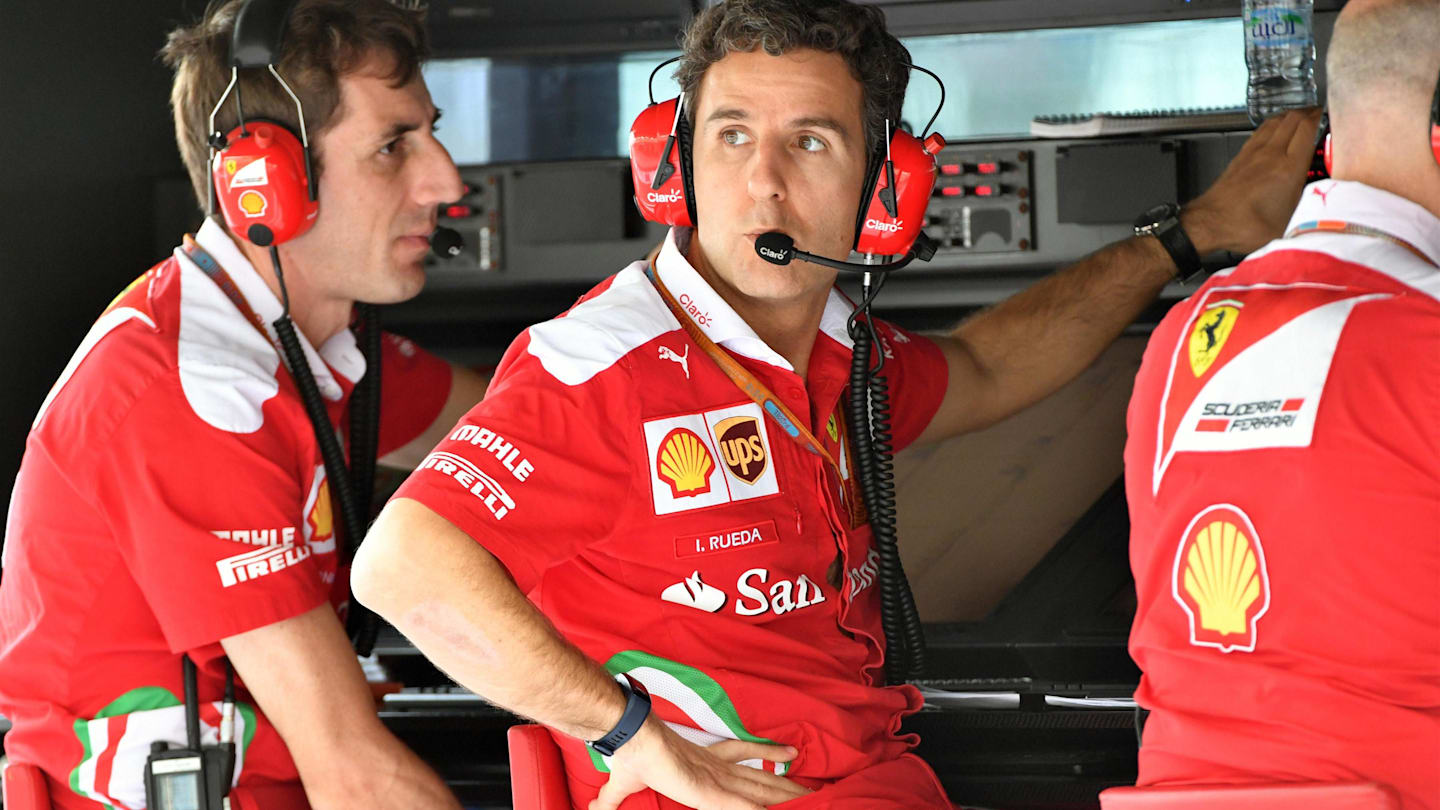 Inaki Rueda (GBR) Ferrari Race Strategist at Formula One World Championship, Rd21, Abu Dhabi Grand Prix, Practice, Yas Marina Circuit, Abu Dhabi, UAE, Friday 25 November 2016. © Sutton Images