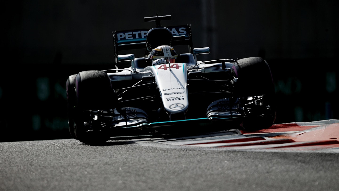 Lewis Hamilton (GBR) Mercedes-Benz F1 W07 Hybrid at Formula One World Championship, Rd21, Abu Dhabi Grand Prix, Practice, Yas Marina Circuit, Abu Dhabi, UAE, Friday 25 November 2016. © Sutton Images