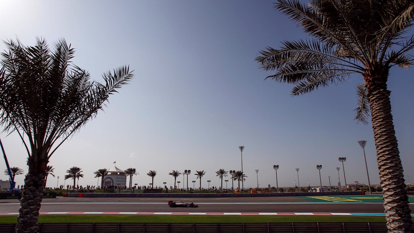 Esteban Gutierrez (MEX) Haas VF-16 at Formula One World Championship, Rd21, Abu Dhabi Grand Prix, Qualifying, Yas Marina Circuit, Abu Dhabi, UAE, Saturday 26 November 2016. © Sutton Images