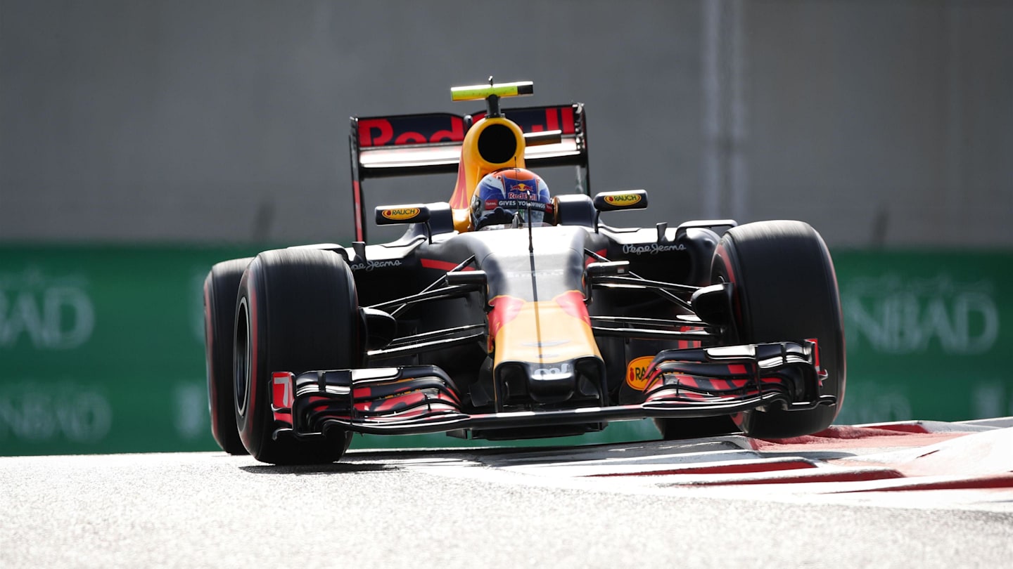 Max Verstappen (NED) Red Bull Racing RB12 at Formula One World Championship, Rd21, Abu Dhabi Grand Prix, Qualifying, Yas Marina Circuit, Abu Dhabi, UAE, Saturday 26 November 2016. © Sutton Images