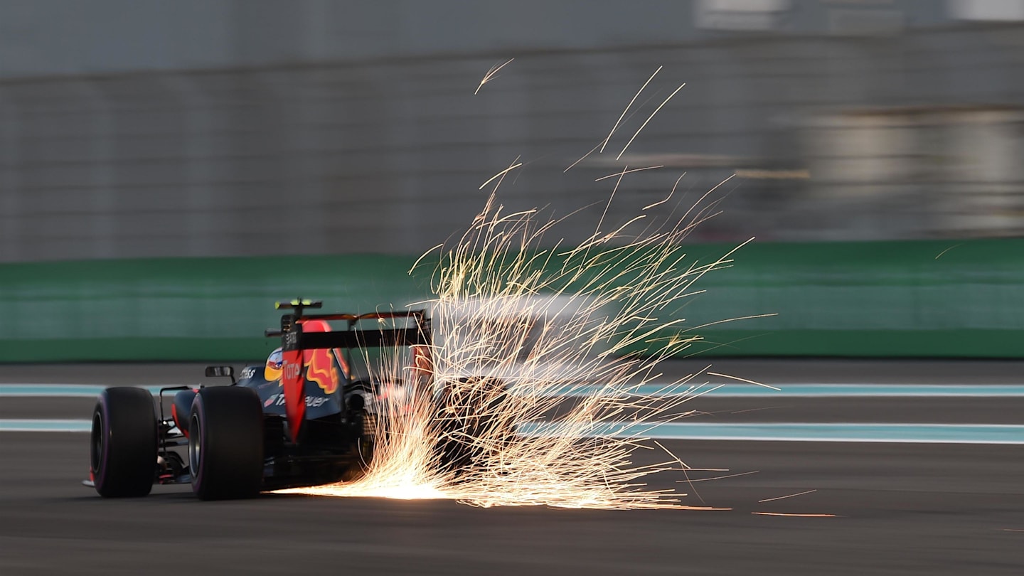 Max Verstappen (NED) Red Bull Racing RB12 at Formula One World Championship, Rd21, Abu Dhabi Grand Prix, Qualifying, Yas Marina Circuit, Abu Dhabi, UAE, Saturday 26 November 2016. © Sutton Images