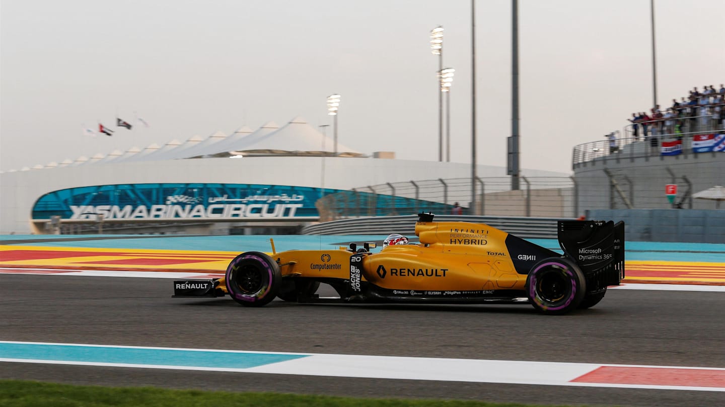 Kevin Magnussen (DEN) Renault Sport F1 Team RS16 at Formula One World Championship, Rd21, Abu Dhabi Grand Prix, Qualifying, Yas Marina Circuit, Abu Dhabi, UAE, Saturday 26 November 2016. © Sutton Images