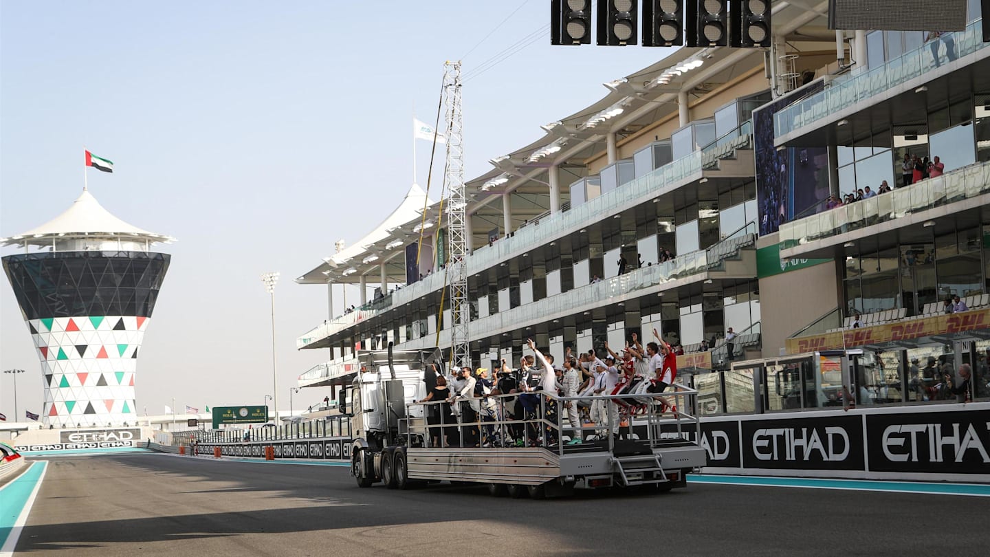 The drivers parade at Formula One World Championship, Rd21, Abu Dhabi Grand Prix, Race, Yas Marina Circuit, Abu Dhabi, UAE, Sunday 27 November 2016. © Sutton Images