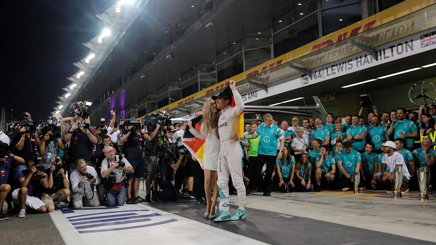 World Champion Nico Rosberg (GER) Mercedes AMG F1 and wife Vivian Rosberg (GER) celebrate withthe