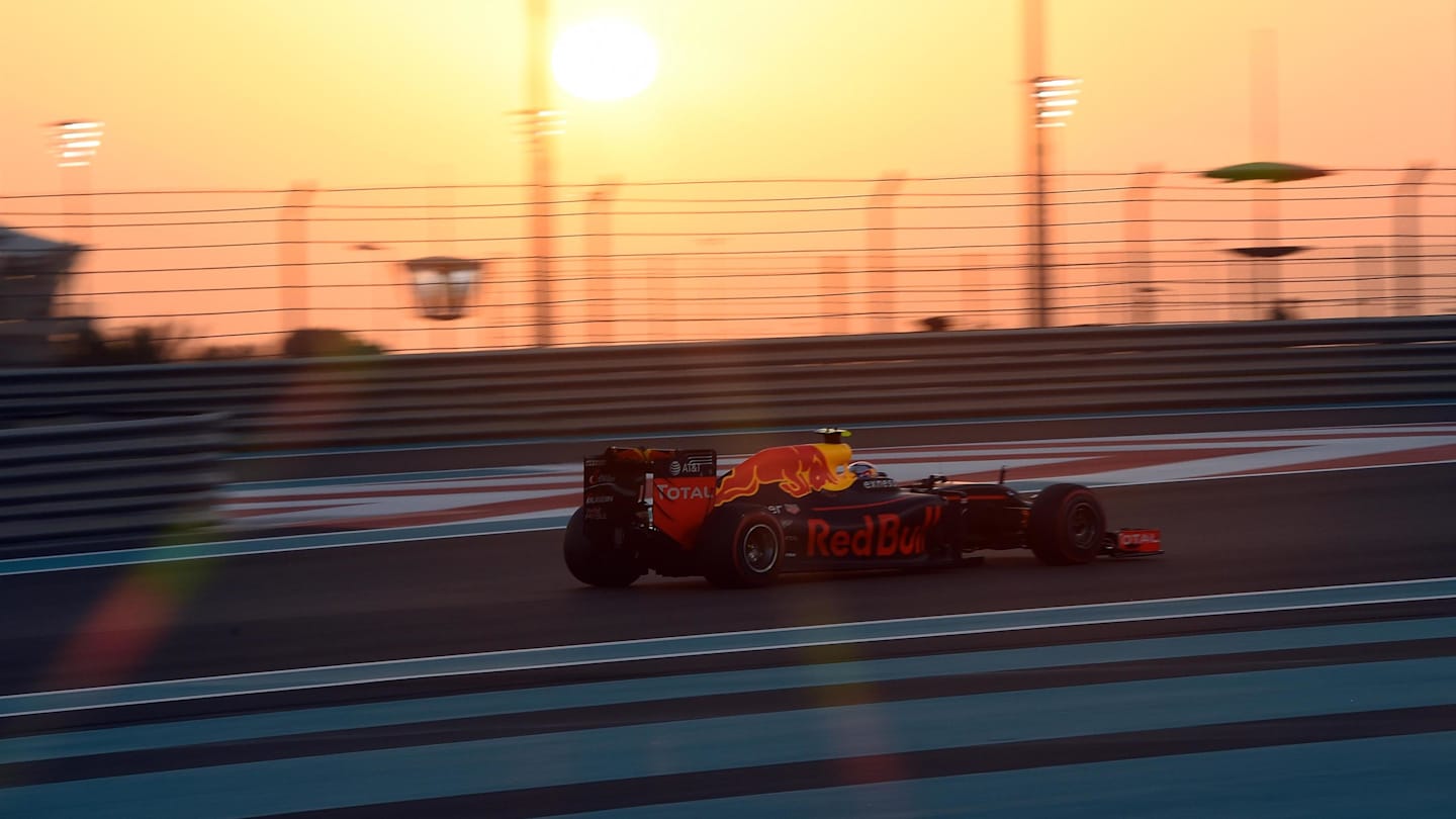 Max Verstappen (NED) Red Bull Racing RB12 at Formula One World Championship, Rd21, Abu Dhabi Grand Prix, Race, Yas Marina Circuit, Abu Dhabi, UAE, Sunday 27 November 2016. © Sutton Images