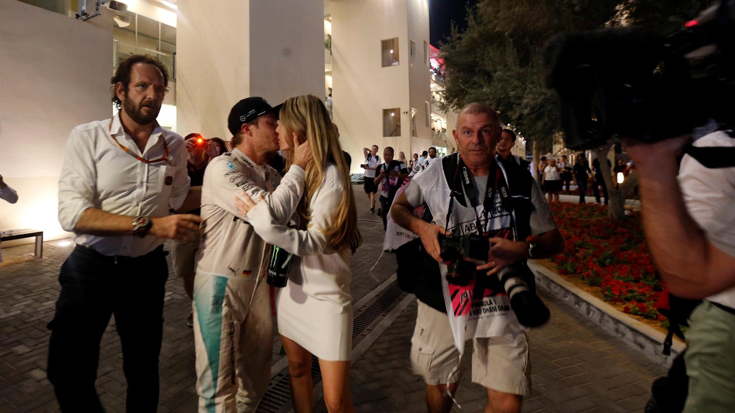 World Champion Nico Rosberg (GER) Mercedes AMG F1 celebrates with wife Vivian Rosberg (GER) at Formula One World Championship, Rd21, Abu Dhabi Grand Prix, Race, Yas Marina Circuit, Abu Dhabi, UAE, Sunday 27 November 2016. © Sutton Images