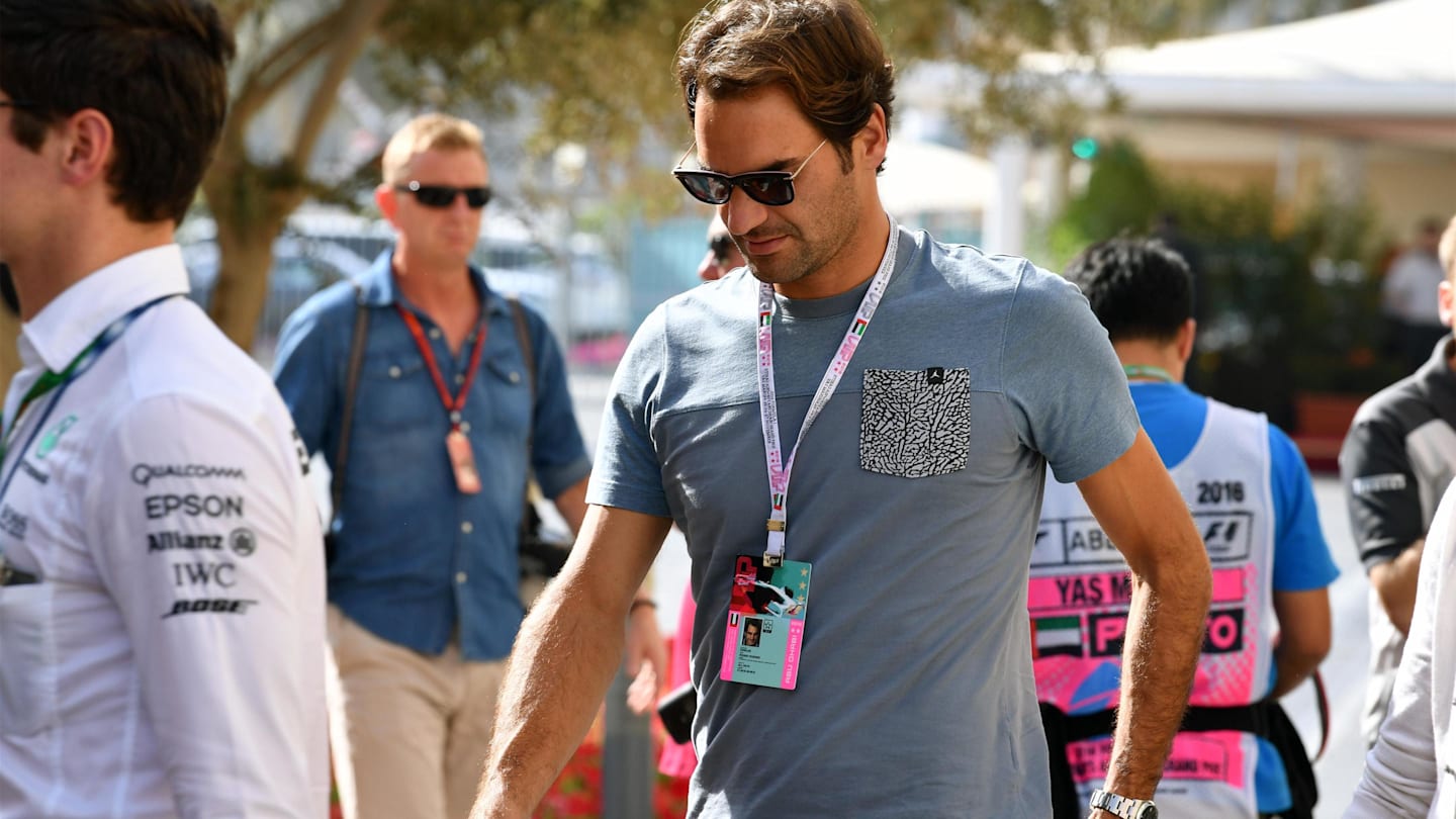 Roger Federer (SUI) Tennis Player at Formula One World Championship, Rd21, Abu Dhabi Grand Prix, Race, Yas Marina Circuit, Abu Dhabi, UAE, Sunday 27 November 2016. © Sutton Images