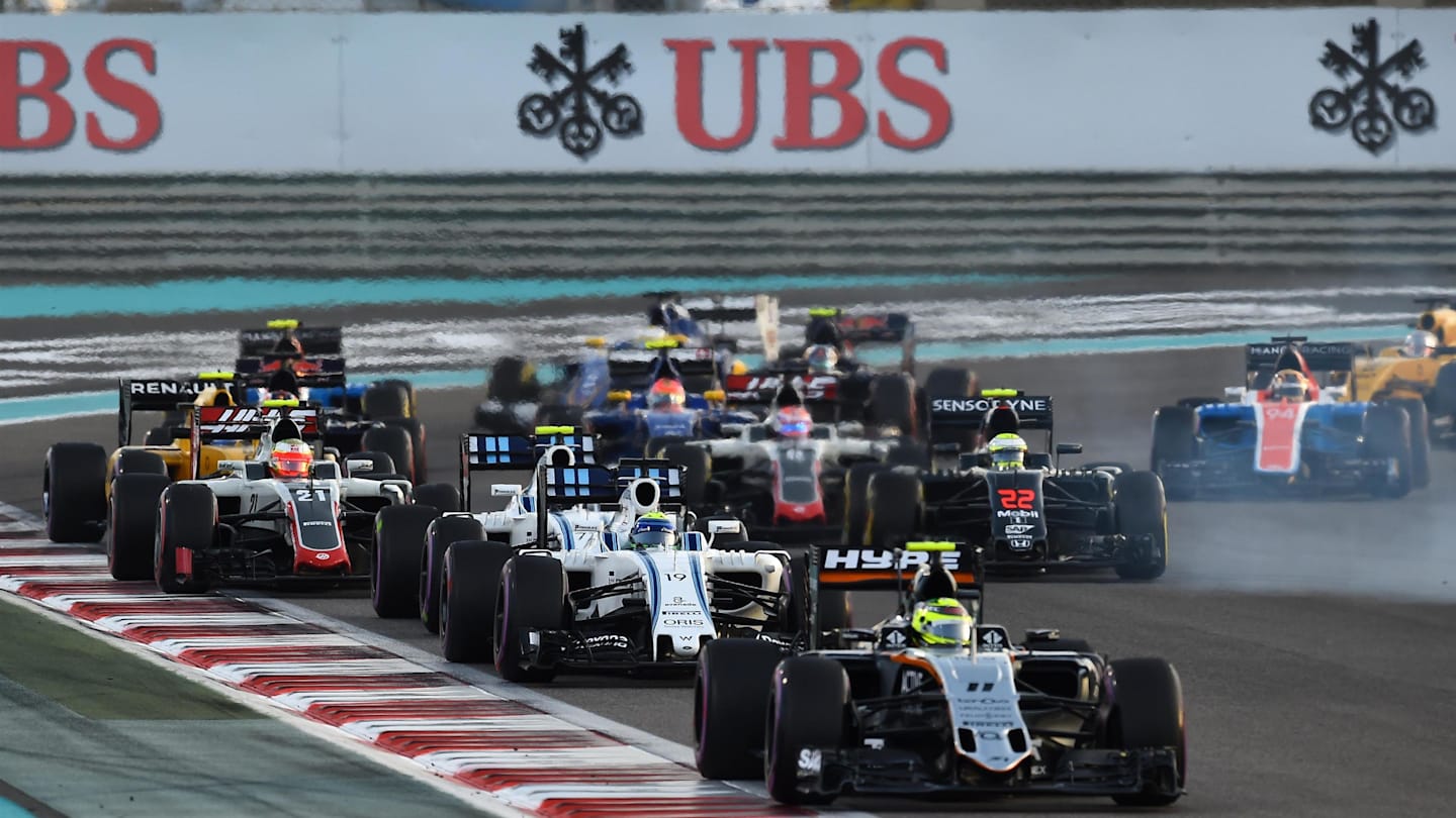 Sergio Perez (MEX) Force India VJM09 at the start of the race at Formula One World Championship, Rd21, Abu Dhabi Grand Prix, Race, Yas Marina Circuit, Abu Dhabi, UAE, Sunday 27 November 2016. © Sutton Images