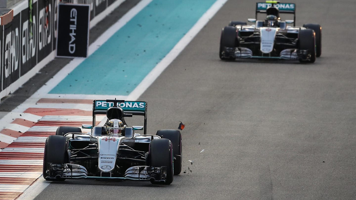 Lewis Hamilton (GBR) Mercedes-Benz F1 W07 Hybrid runs iover debris at Formula One World Championship, Rd21, Abu Dhabi Grand Prix, Race, Yas Marina Circuit, Abu Dhabi, UAE, Sunday 27 November 2016. © Sutton Images