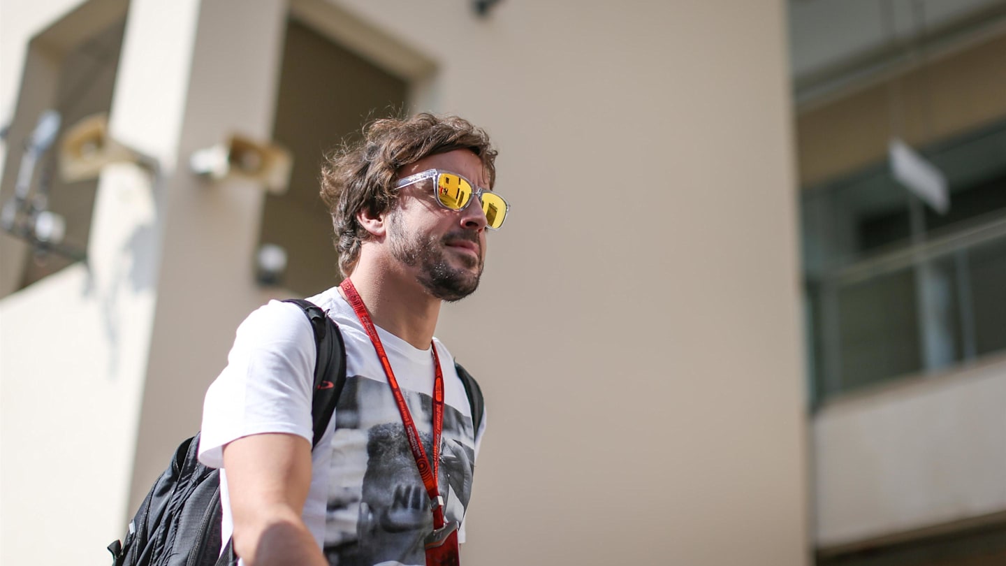 Fernando Alonso (ESP) McLaren at Formula One World Championship, Rd21, Abu Dhabi Grand Prix, Preparations, Yas Marina Circuit, Abu Dhabi, UAE, Thursday 24 November 2016. © Sutton Images