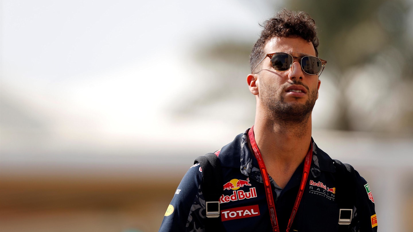 Daniel Ricciardo (AUS) Red Bull Racing at Formula One World Championship, Rd21, Abu Dhabi Grand Prix, Preparations, Yas Marina Circuit, Abu Dhabi, UAE, Thursday 24 November 2016. © Sutton Images