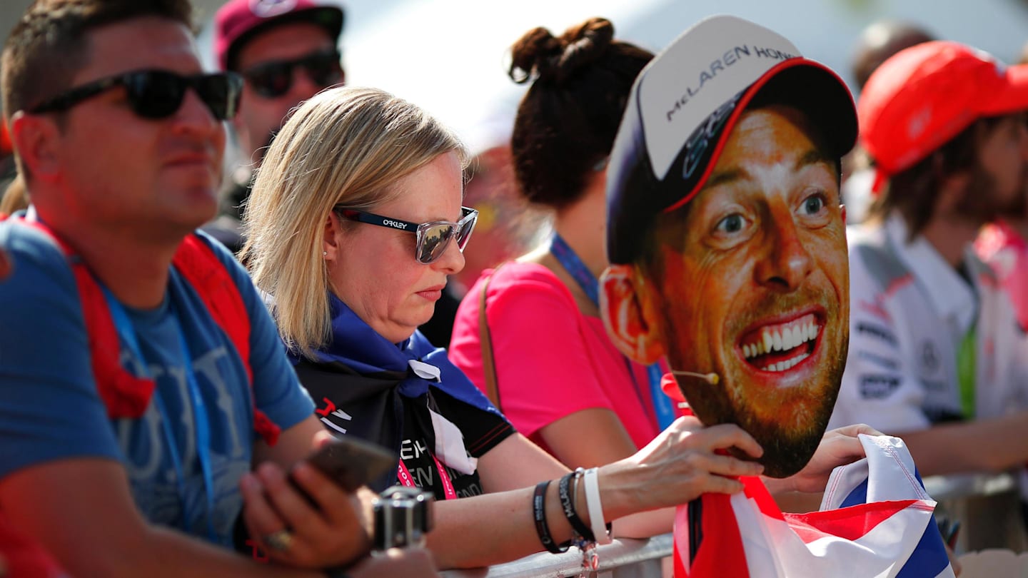 Jenson Button (GBR) McLaren fans at Formula One World Championship, Rd21, Abu Dhabi Grand Prix, Preparations, Yas Marina Circuit, Abu Dhabi, UAE, Thursday 24 November 2016. © Sutton Images