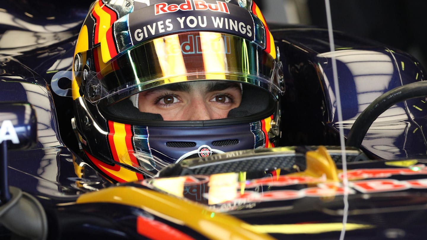 Carlos Sainz jr (ESP) Scuderia Toro Rosso STR11 at Formula One World Championship, Rd1, Australian