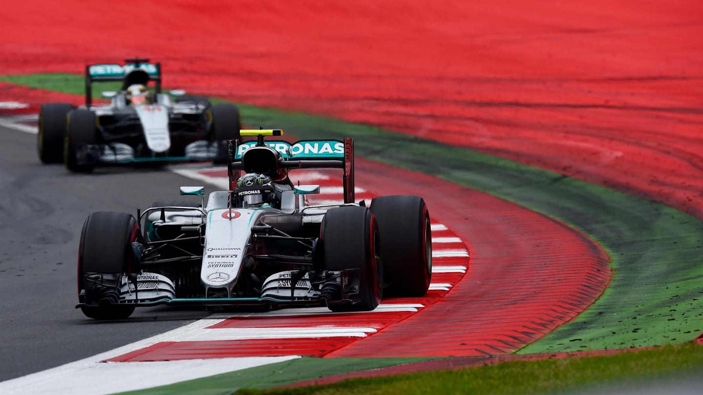 Nico Rosberg (GER) Mercedes-Benz F1 W07 Hybrid leads Lewis Hamilton (GBR) Mercedes-Benz F1 W07