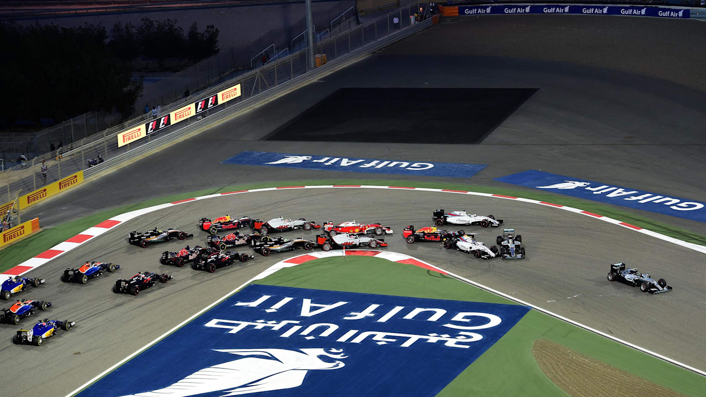 Nico Rosberg (GER) Mercedes-Benz F1 W07 Hybrid leads as Lewis Hamilton (GBR) Mercedes-Benz F1 W07