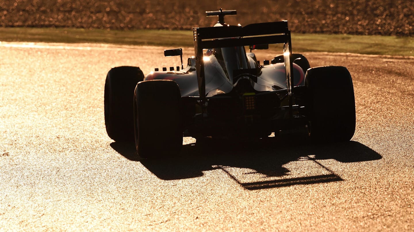 Fernando Alonso (ESP) McLaren MP4-31 at Formula One Testing, Day Three, Barcelona, Spain, Thursday