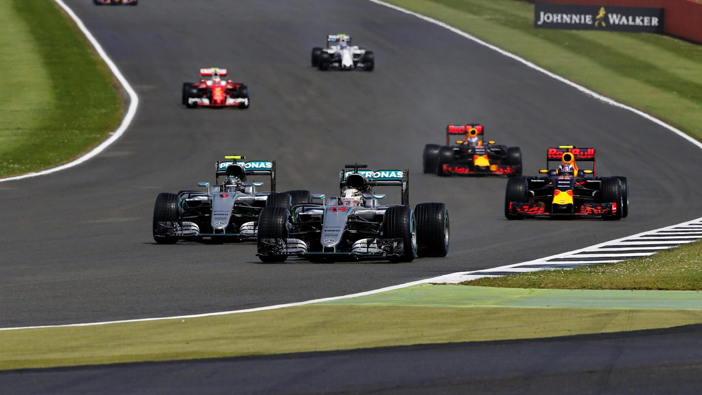 Lewis Hamilton (GBR) Mercedes-Benz F1 W07 Hybrid and Nico Rosberg (GER) Mercedes-Benz F1 W07 Hybrid