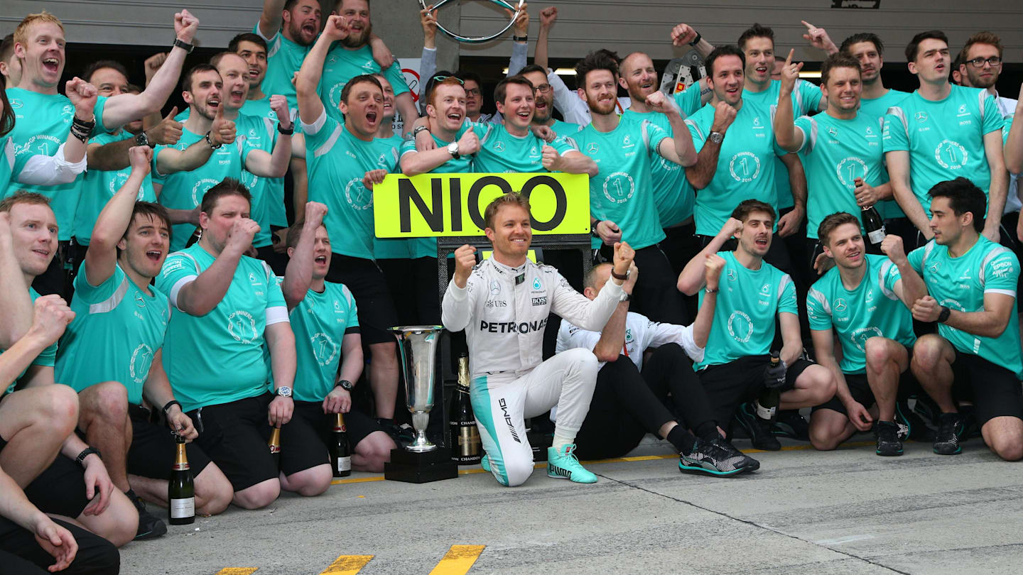 Race winner Nico Rosberg (GER) Mercedes AMG F1 celebrates with the team at Formula One World