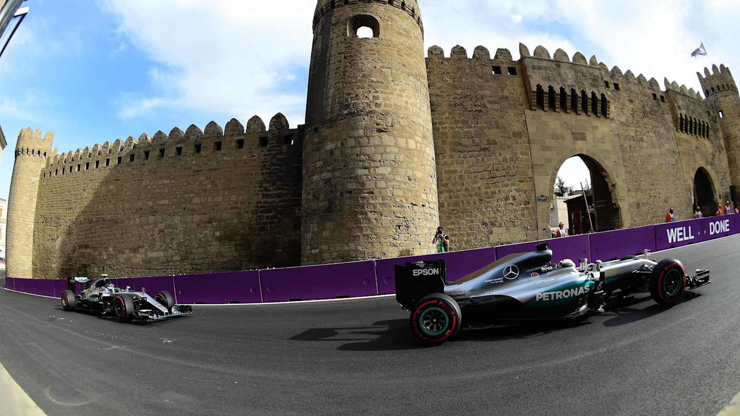 Lewis Hamilton (GBR) Mercedes-Benz F1 W07 Hybrid and Nico Rosberg (GER) Mercedes-Benz F1 W07 Hybrid