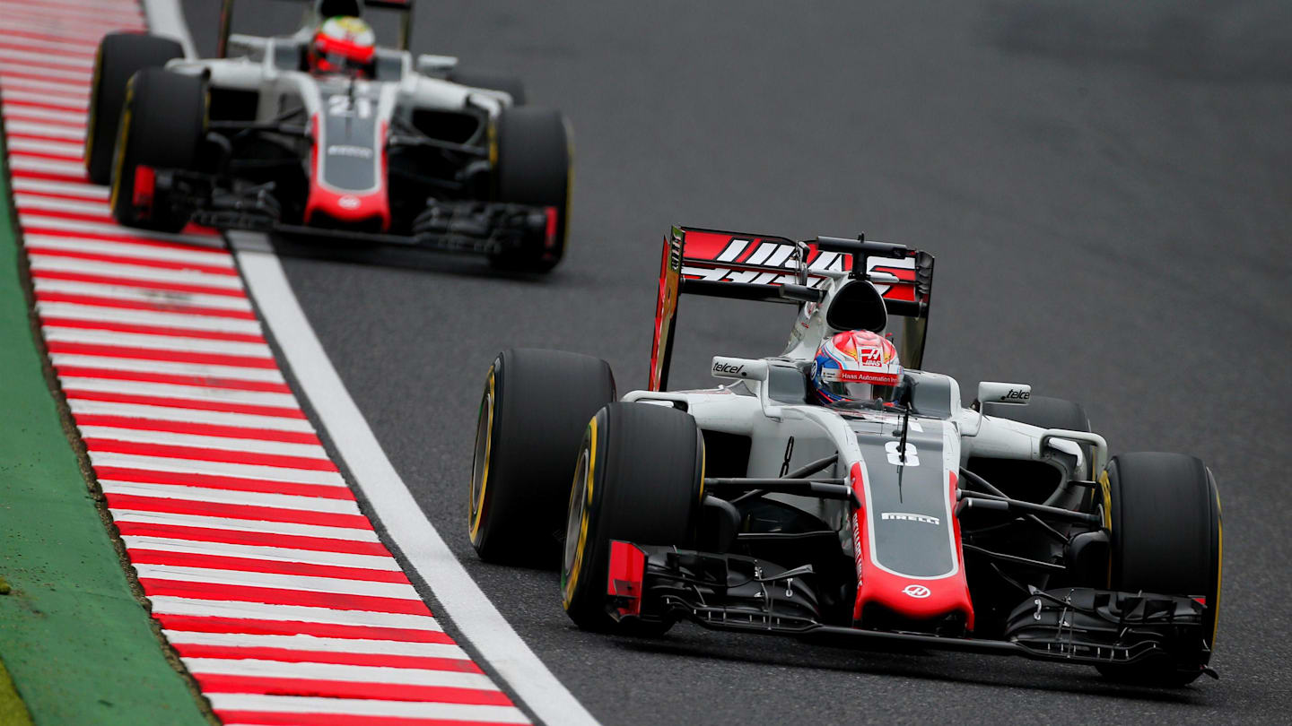 Romain Grosjean (FRA) Haas VF-16 and Esteban Gutierrez (MEX) Haas VF-16 at Formula One World