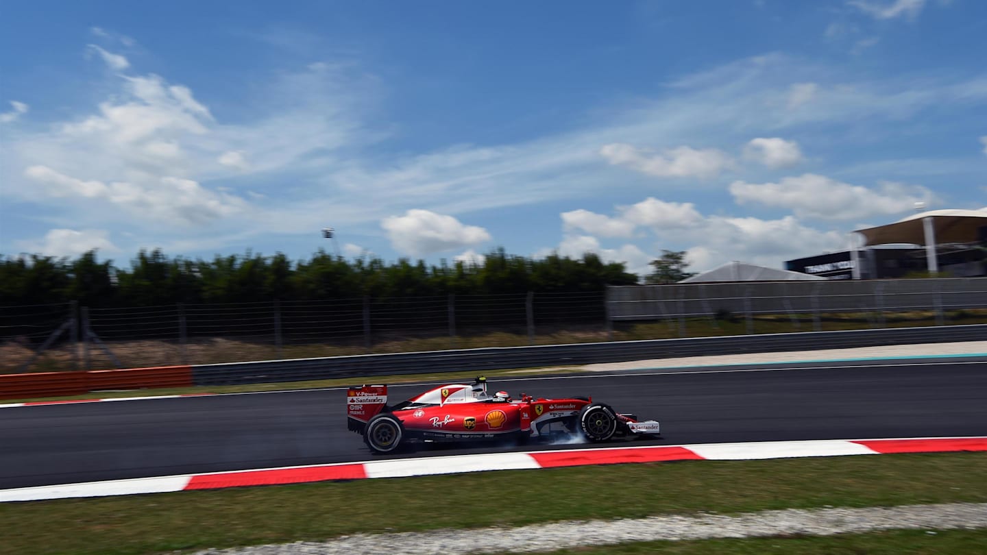 Kimi Raikkonen (FIN) Ferrari SF16-H locks up at Formula One World Championship, Rd16, Malaysian Grand Prix, Practice, Sepang, Malaysia, Friday 30 September 2016. © Sutton Images