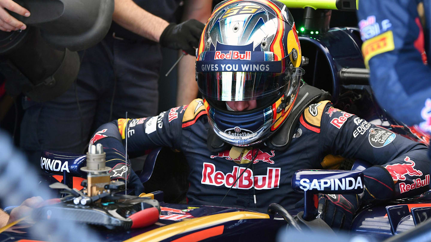 Carlos Sainz jr (ESP) Scuderia Toro Rosso STR11 at Formula One World Championship, Rd16, Malaysian Grand Prix, Practice, Sepang, Malaysia, Friday 30 September 2016. © Sutton Images