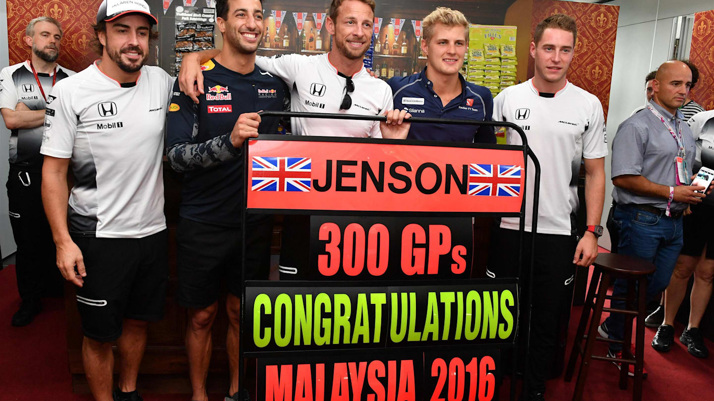 Jenson Button (GBR) McLaren celebrates his 300th Grand Prix with Fernando Alonso (ESP) McLaren, Daniel Ricciardo (AUS) Red Bull Racing, Marcus Ericsson (SWE) Sauber and Stoffel Vandoorne (BEL) McLaren at Formula One World Championship, Rd16, Malaysian Grand Prix, Practice, Sepang, Malaysia, Friday 30 September 2016. © Sutton Images