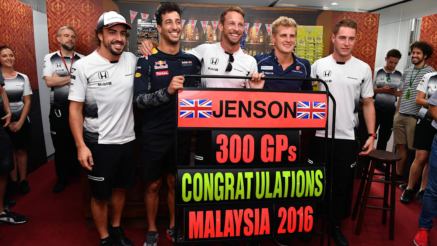 Jenson Button celebrates his 300th Grand Prix withFernando Alonso (ESP) McLaren, Daniel Ricciardo (AUS) Red Bull Racing, Marcus Ericsson (SWE) Sauber and Stoffel Vandoorne (BEL) McLaren at Formula One World Championship, Rd16, Malaysian Grand Prix, Practice, Sepang, Malaysia, Friday 30 September 2016. © Sutton Images