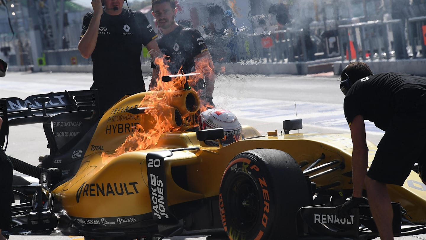 Kevin Magnussen (DEN) Renault Sport F1 Team RS16 on fire in FP1 at Formula One World Championship, Rd16, Malaysian Grand Prix, Practice, Sepang, Malaysia, Friday 30 September 2016. © Sutton Images