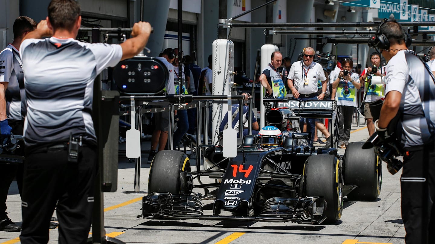 Fernando Alonso (ESP) McLaren MP4-31 at Formula One World Championship, Rd16, Malaysian Grand Prix, Practice, Sepang, Malaysia, Friday 30 September 2016. © Sutton Images