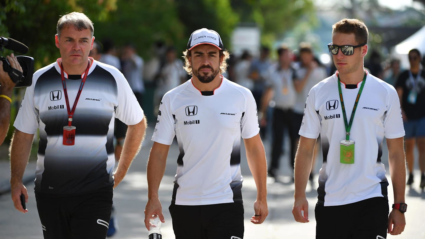 Dave Redding (GBR) MClaren, Fernando Alonso (ESP) McLaren and Stoffel Vandoorne (BEL) McLaren at Formula One World Championship, Rd16, Malaysian Grand Prix, Practice, Sepang, Malaysia, Friday 30 September 2016. © Sutton Images