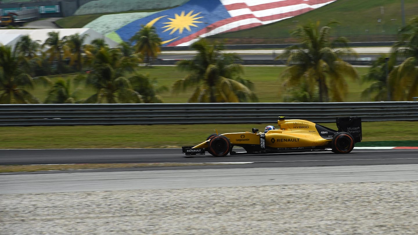 Jolyon Palmer (GBR) Renault Sport F1 Team RS16 at Formula One World Championship, Rd16, Malaysian Grand Prix, Qualifying, Sepang, Malaysia, Saturday 1 October 2016. © Sutton Images