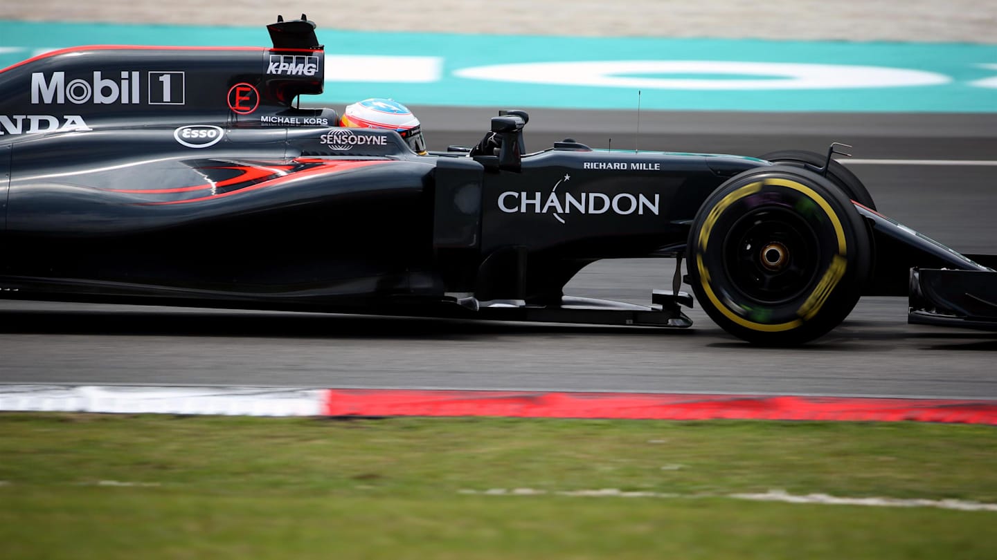 Fernando Alonso (ESP) McLaren MP4-31 at Formula One World Championship, Rd16, Malaysian Grand Prix, Qualifying, Sepang, Malaysia, Saturday 1 October 2016. © Sutton Images