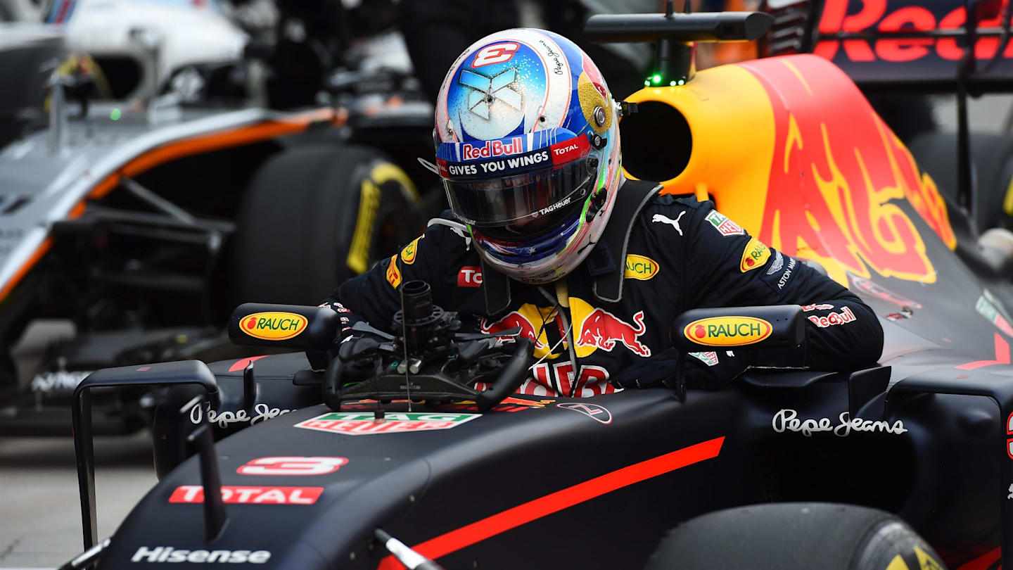 Daniel Ricciardo (AUS) Red Bull Racing arrives in parc ferme at Formula One World Championship, Rd16, Malaysian Grand Prix, Qualifying,  Sepang, Malaysia, Saturday 1 October 2016. © Sutton Images