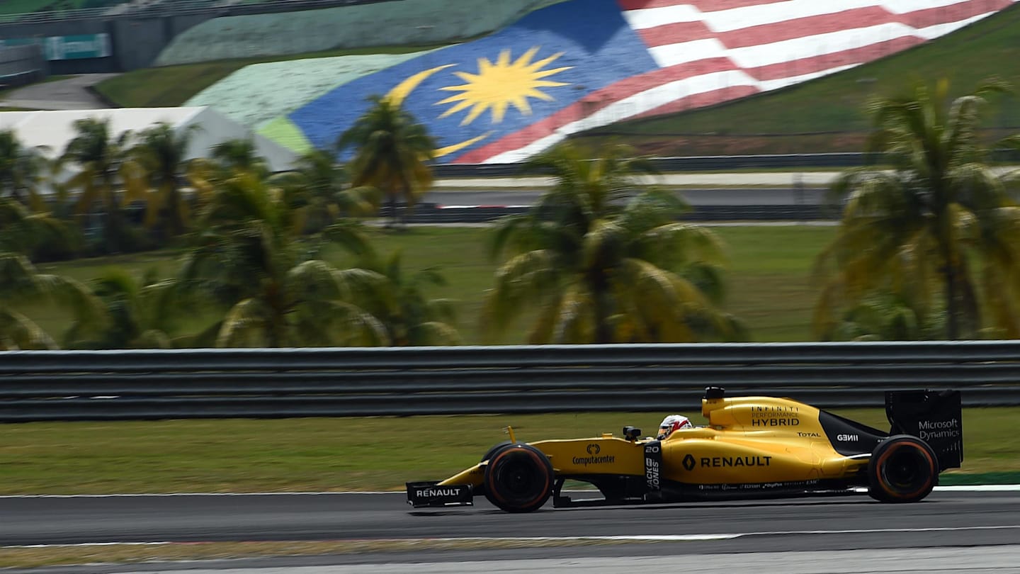 Kevin Magnussen (DEN) Renault Sport F1 Team RS16 at Formula One World Championship, Rd16, Malaysian Grand Prix, Qualifying, Sepang, Malaysia, Saturday 1 October 2016. © Sutton Images