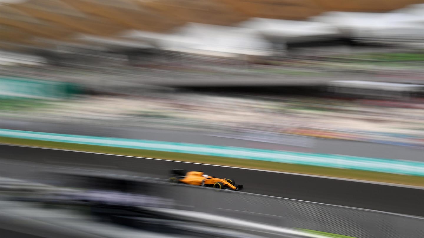 Kevin Magnussen (DEN) Renault Sport F1 Team RS16 at Formula One World Championship, Rd16, Malaysian Grand Prix, Qualifying, Sepang, Malaysia, Saturday 1 October 2016. © Sutton Images