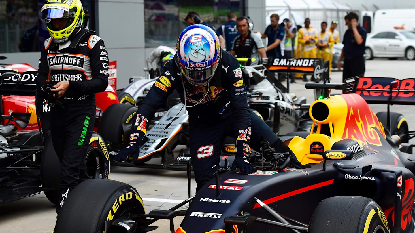 Daniel Ricciardo (AUS) Red Bull Racing RB12 in parc ferme at Formula One World Championship, Rd16, Malaysian Grand Prix, Qualifying, Sepang, Malaysia, Saturday 1 October 2016. © Sutton Images