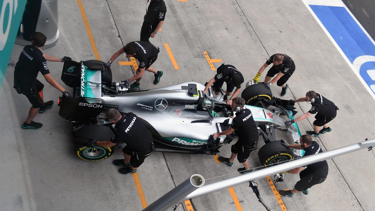 Nico Rosberg (GER) Mercedes-Benz F1 W07 Hybrid at Formula One World Championship, Rd16, Malaysian Grand Prix, Qualifying, Sepang, Malaysia, Saturday 1 October 2016. © Sutton Images