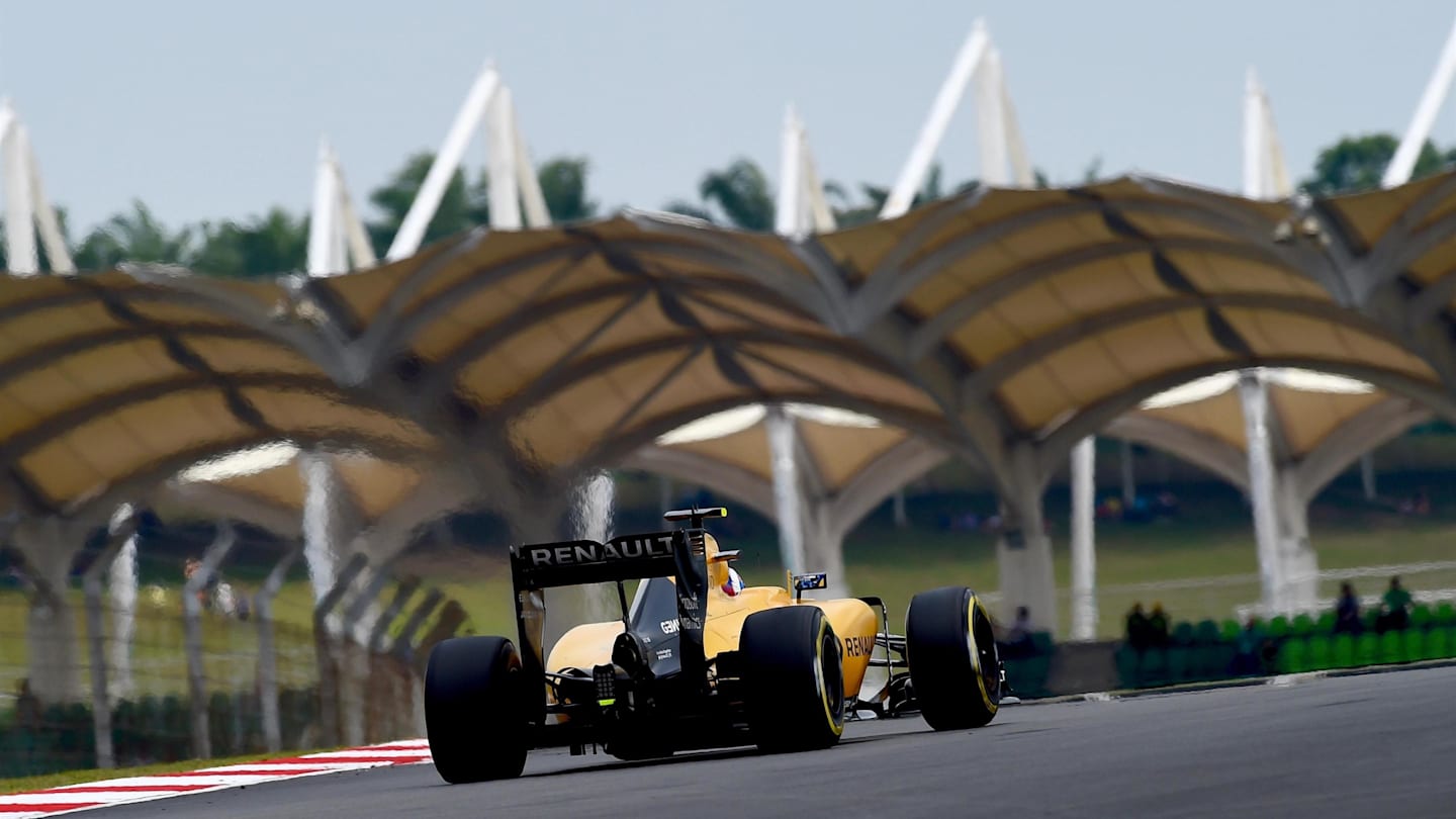 Kevin Magnussen (DEN) Renault Sport F1 Team RS16 at Formula One World Championship, Rd16, Malaysian Grand Prix, Qualifying, Sepang, Malaysia, Saturday 1 October 2016. © Sutton Images