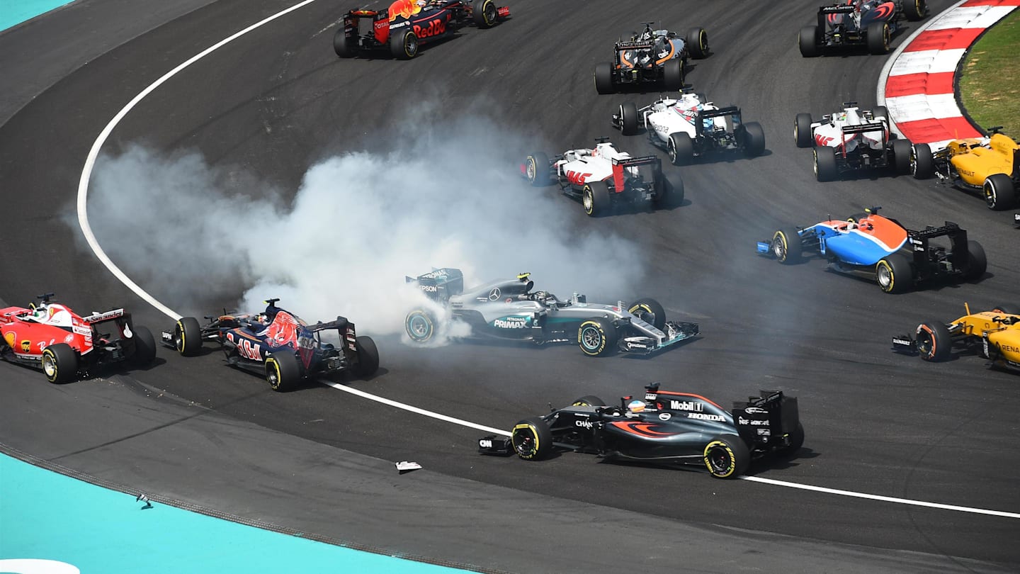 Nico Rosberg (GER) Mercedes-Benz F1 W07 Hybrid spins after colliding at the start of the race at Formula One World Championship, Rd16, Malaysian Grand Prix, Race,  Sepang, Malaysia, Sunday 2 October 2016. © Sutton Images