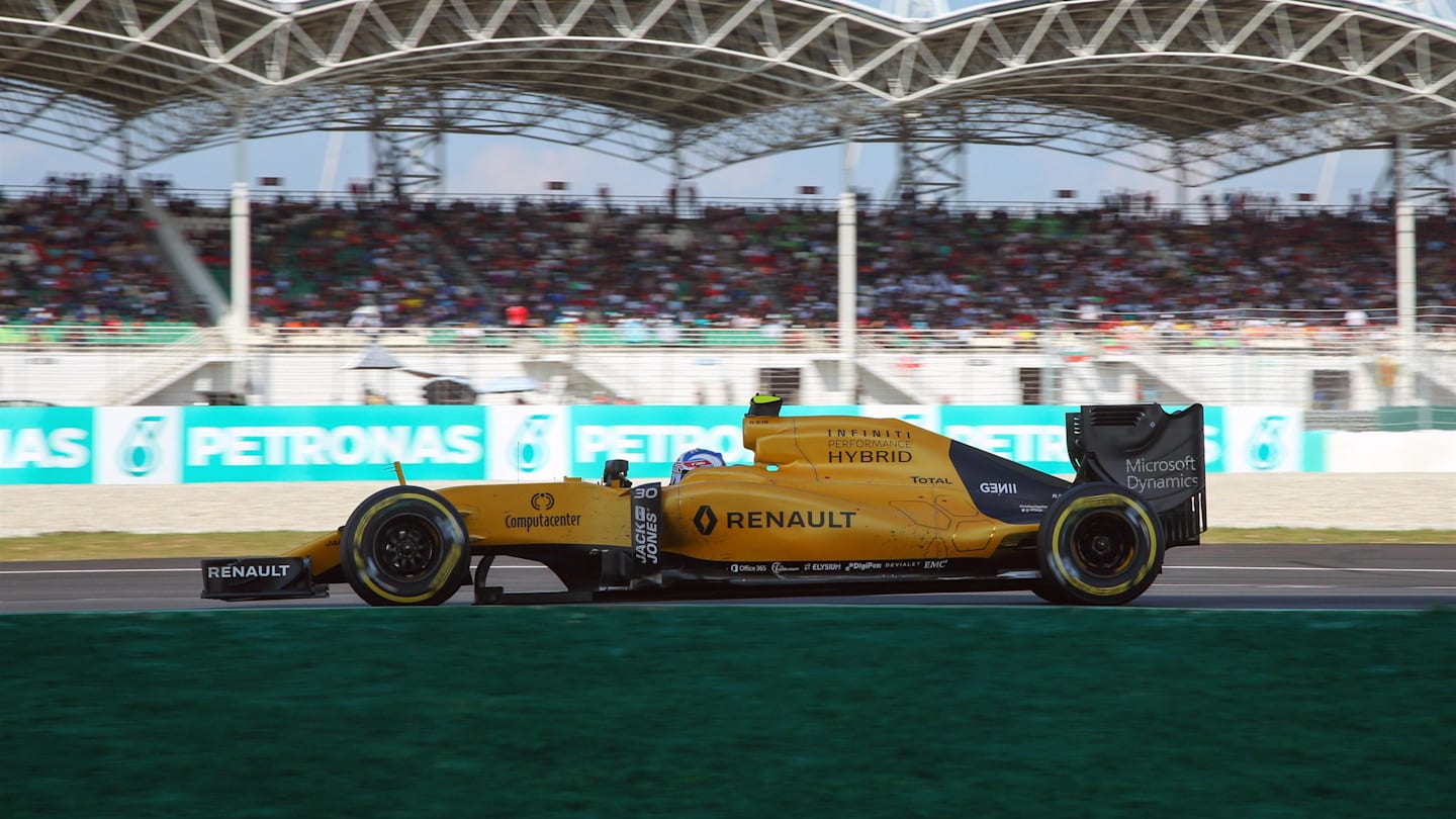 Jolyon Palmer (GBR) Renault Sport F1 Team RS16 at Formula One World Championship, Rd16, Malaysian Grand Prix, Race,  Sepang, Malaysia, Sunday 2 October 2016. © Sutton Images