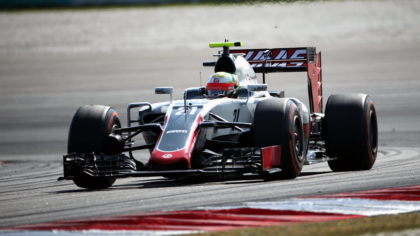 Esteban Gutierrez (MEX) Haas VF-16 at Formula One World Championship, Rd16, Malaysian Grand Prix, Race, Sepang, Malaysia, Sunday 2 October 2016. © Sutton Images