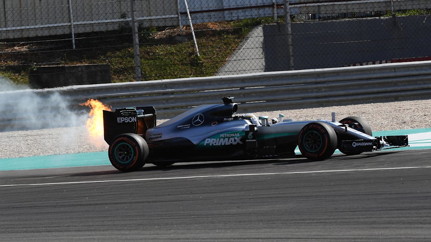 Lewis Hamilton (GBR) Mercedes-Benz F1 W07 Hybrid suffers an engine failure at Formula One World