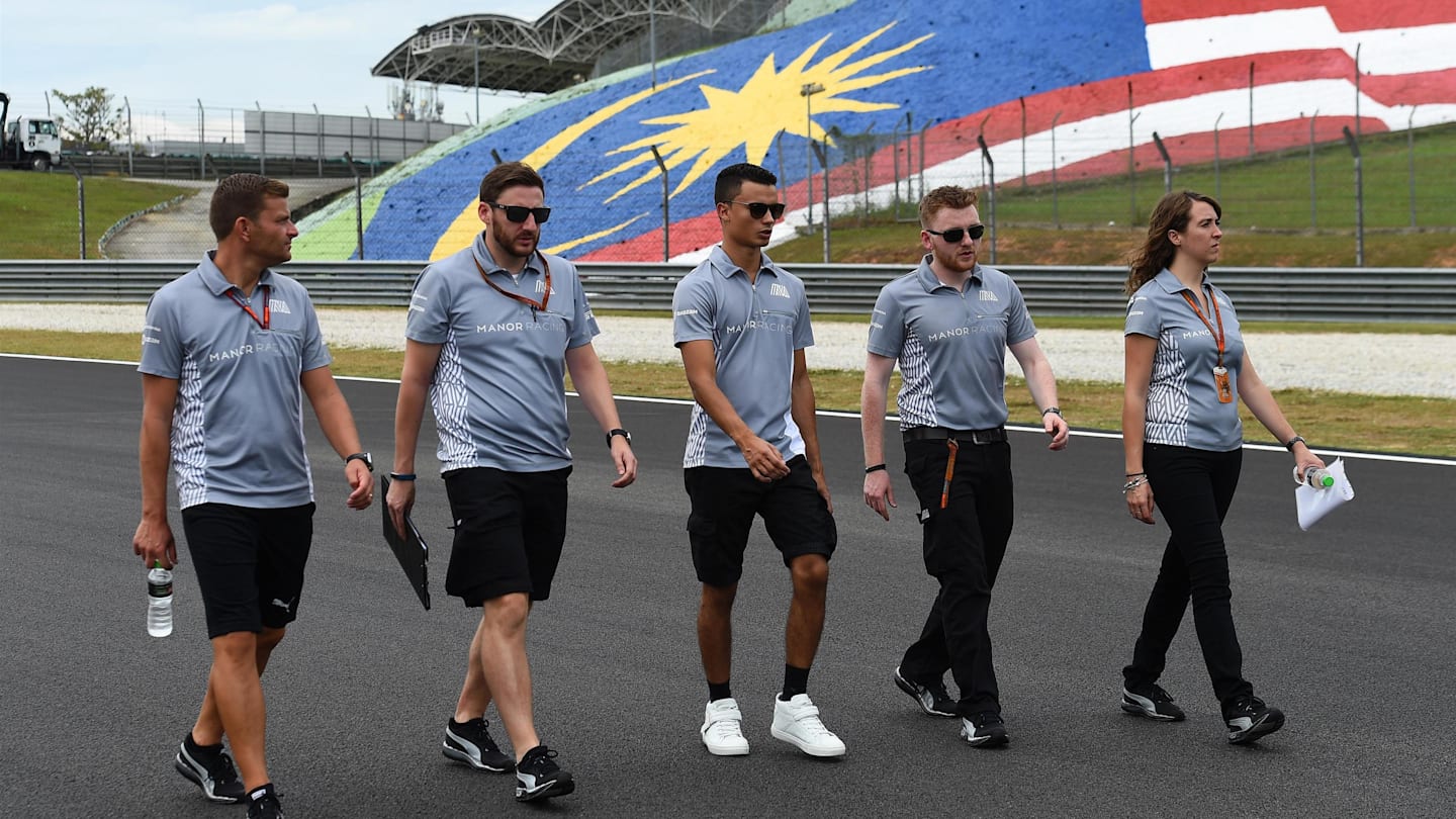 Pascal Wehrlein (GER) Manor Racing walks the track at Formula One World Championship, Rd16, Malaysian Grand Prix, Preparations, Sepang, Malaysia, Thursday 29 September 2016. © Sutton Images