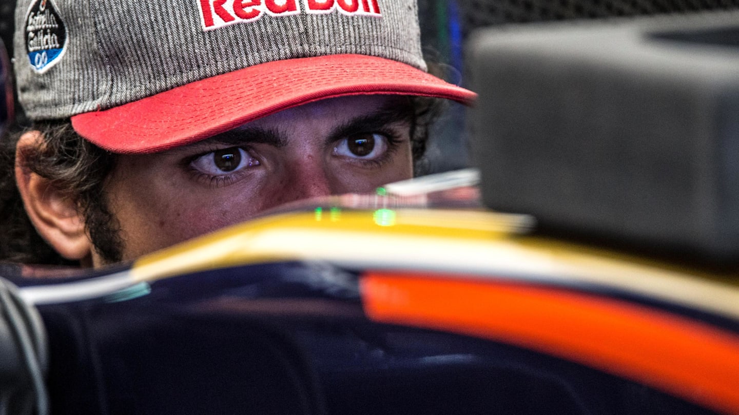 Carlos Sainz jr (ESP) Scuderia Toro Rosso STR11 at Formula One World Championship, Rd16, Malaysian Grand Prix, Preparations, Sepang, Malaysia, Thursday 29 September 2016. © Sutton Images