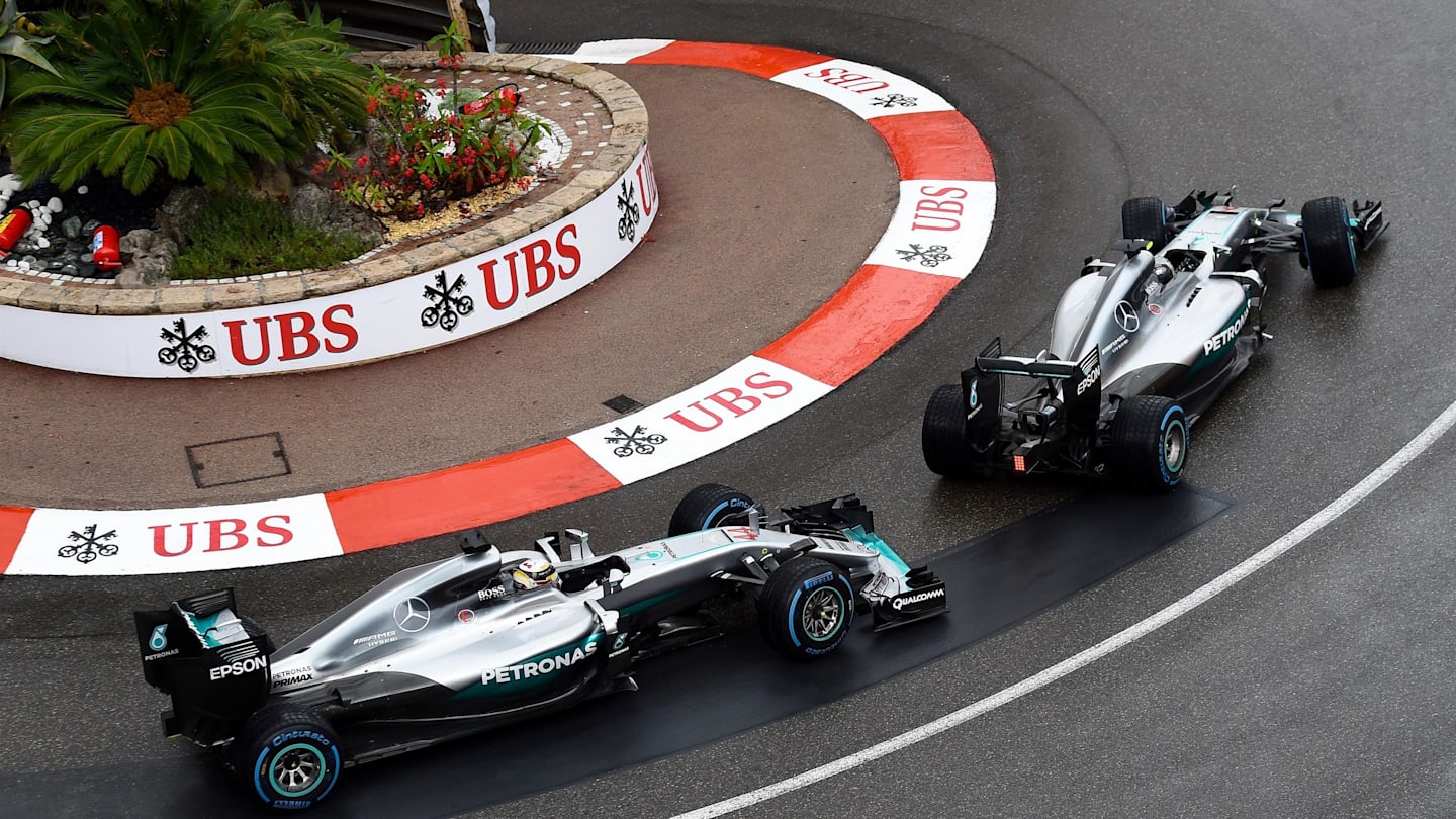 Nico Rosberg (GER) Mercedes-Benz F1 W07 Hybrid leads Lewis Hamilton (GBR) Mercedes-Benz F1 W07