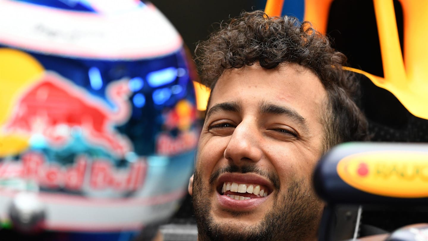 Daniel Ricciardo (AUS) Red Bull Racing RB12 at Formula One World Championship, Rd4, Russian Grand