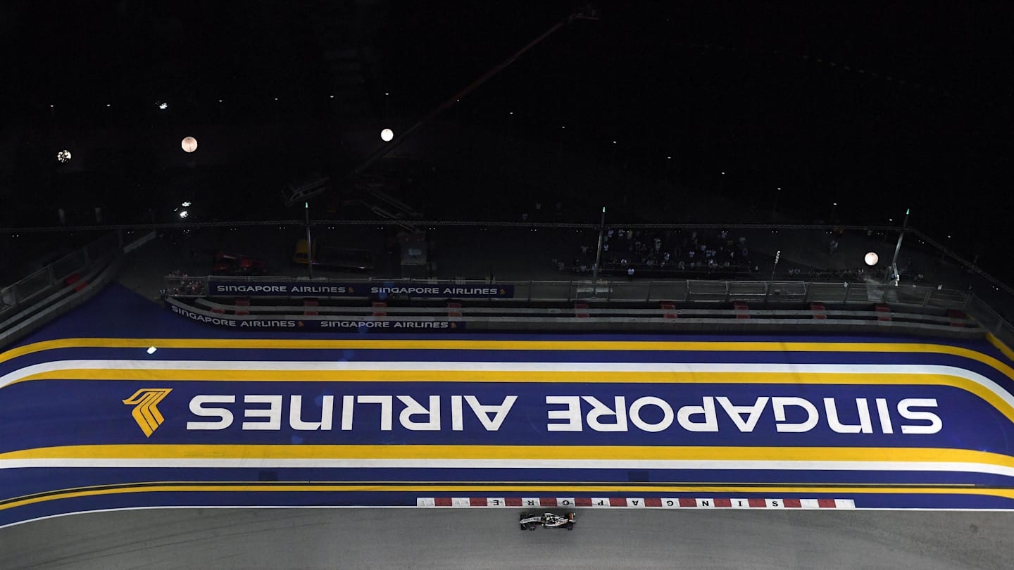 Sergio Perez (MEX) Force India VJM09 at Formula One World Championship, Rd15, Singapore Grand Prix,