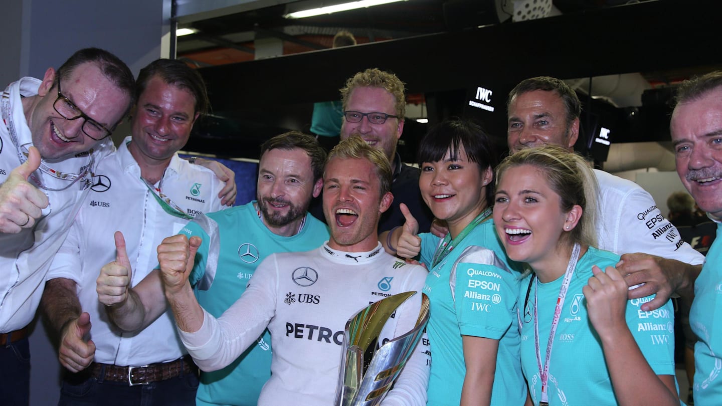 Race winner Nico Rosberg (GER) Mercedes AMG F1 celebrates with the team at Formula One World